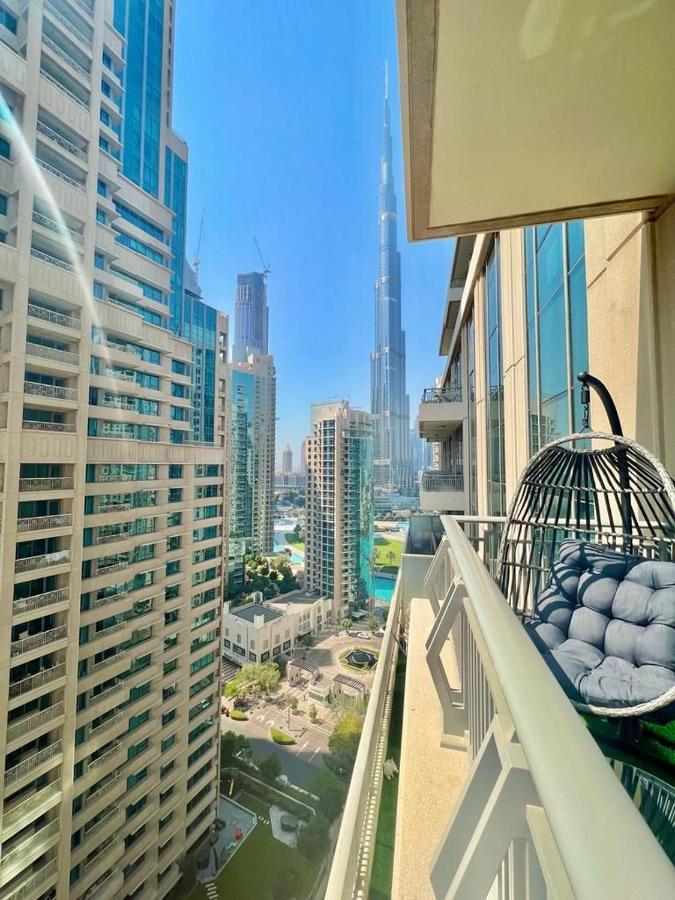 First Class 2Br With Burj Khalifa & Downtown View Dubaj Kültér fotó