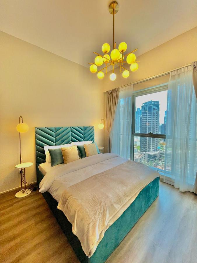 First Class 2Br With Burj Khalifa & Downtown View Dubaj Kültér fotó