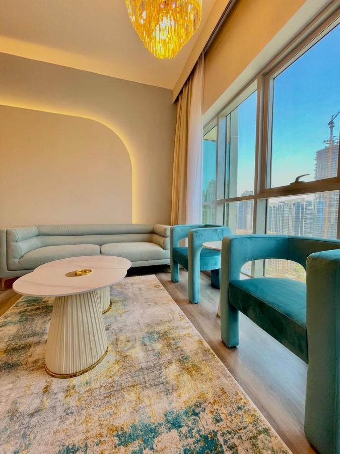 First Class 2Br With Burj Khalifa & Downtown View Dubaj Kültér fotó