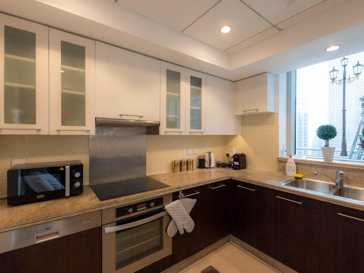 First Class 2Br With Burj Khalifa & Downtown View Dubaj Kültér fotó