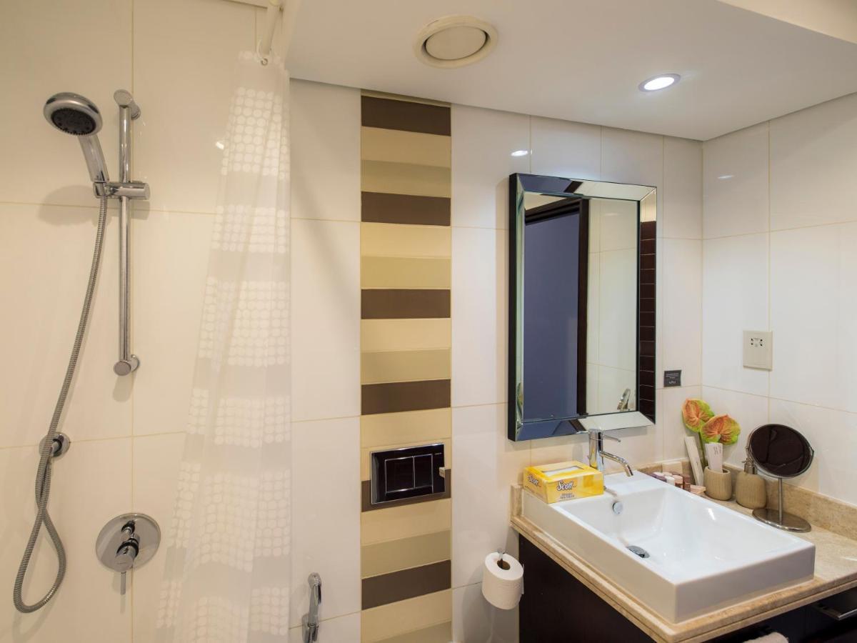 First Class 2Br With Burj Khalifa & Downtown View Dubaj Kültér fotó