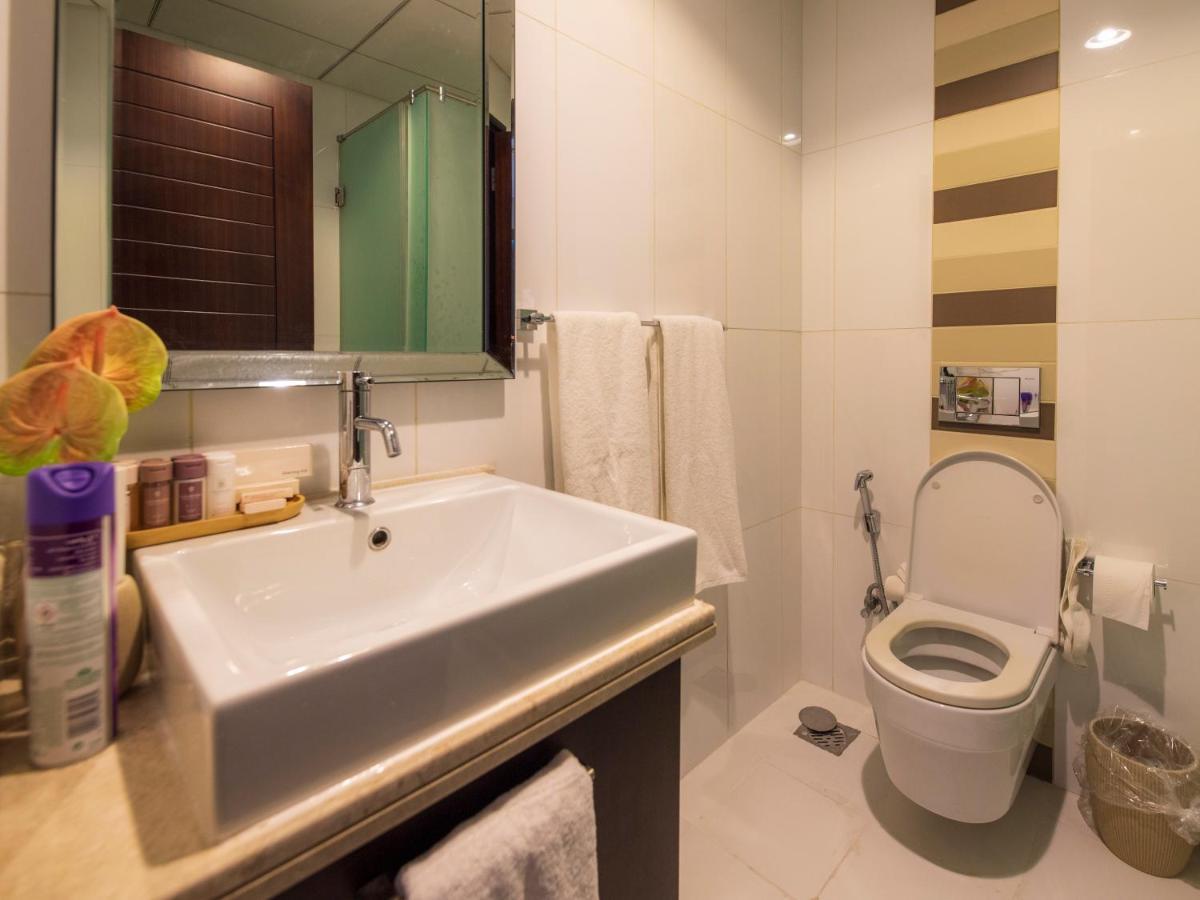 First Class 2Br With Burj Khalifa & Downtown View Dubaj Kültér fotó